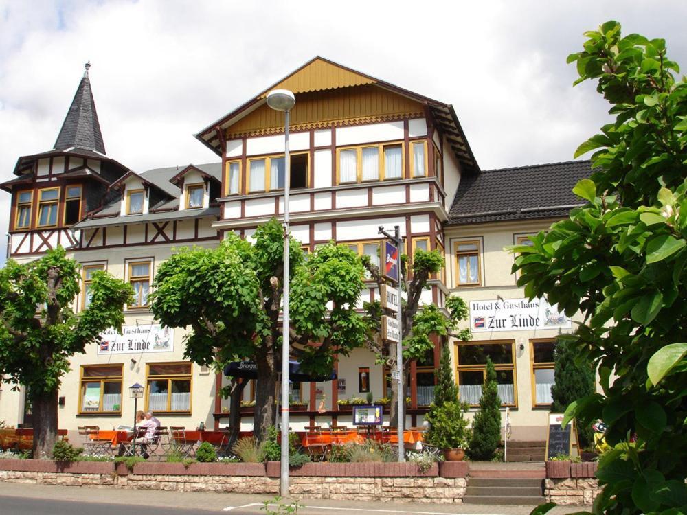 Gasthaus & Hotel Zur Linde ฟรีดริชโรดา ภายนอก รูปภาพ